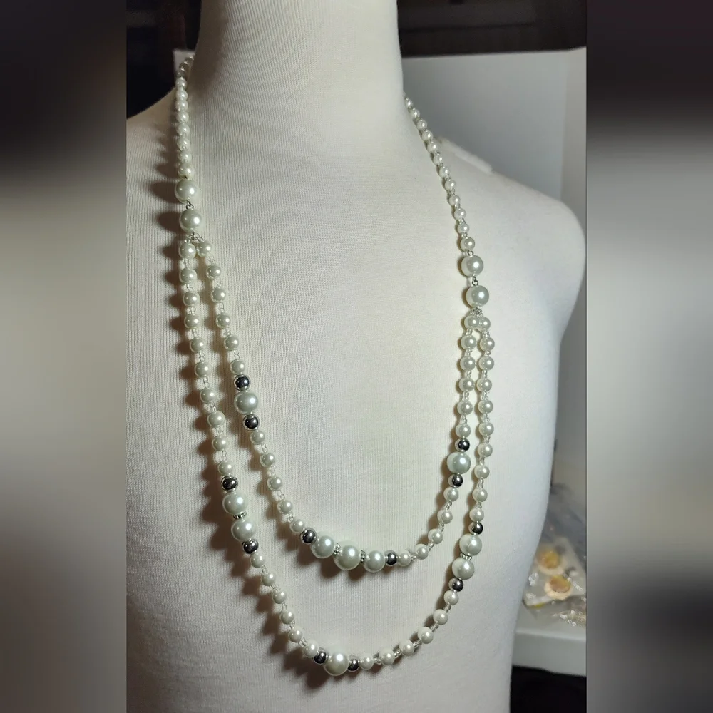 Layered white Pearl/Silver Tone Beads  Necklace nwot